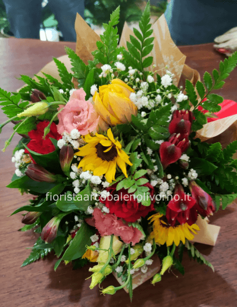 bouquet misto Laurea confezione carta rustica